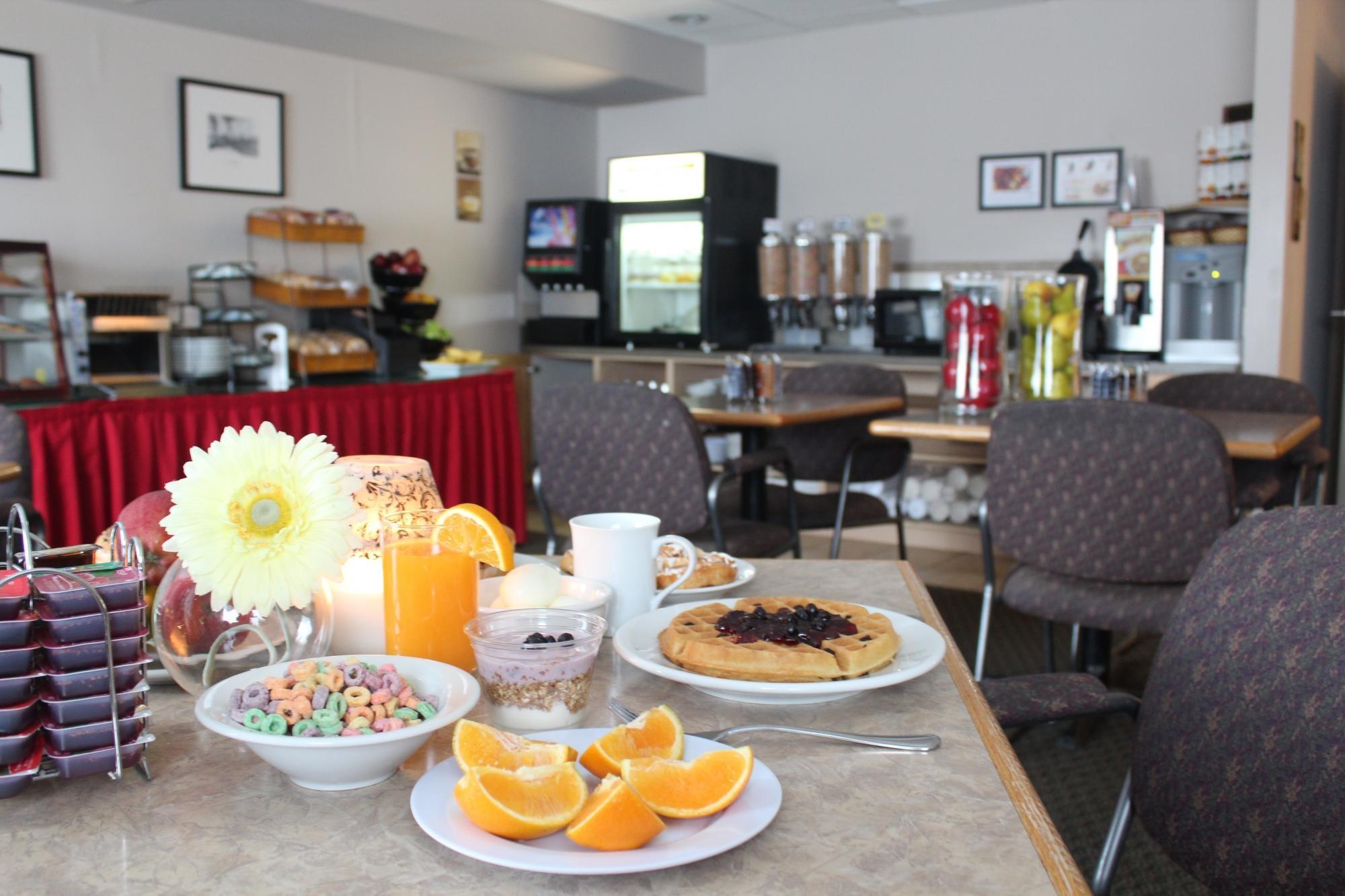 Travelodge By Wyndham Fort Mcmurray Bagian luar foto