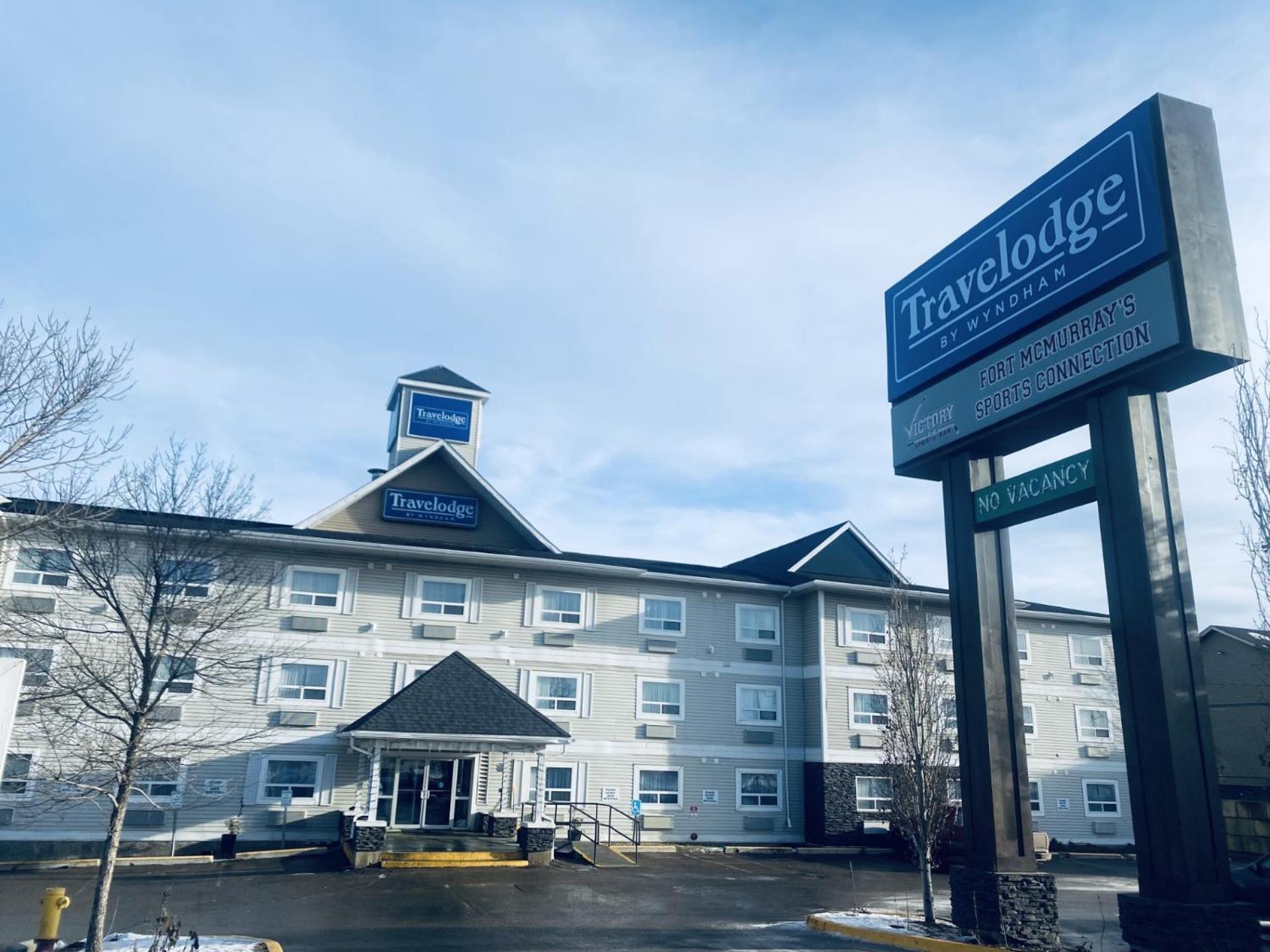 Travelodge By Wyndham Fort Mcmurray Bagian luar foto