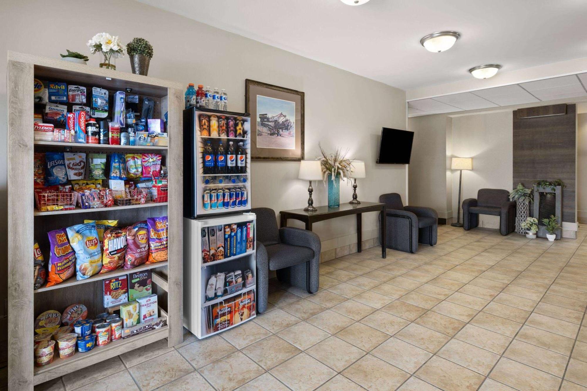 Travelodge By Wyndham Fort Mcmurray Bagian luar foto